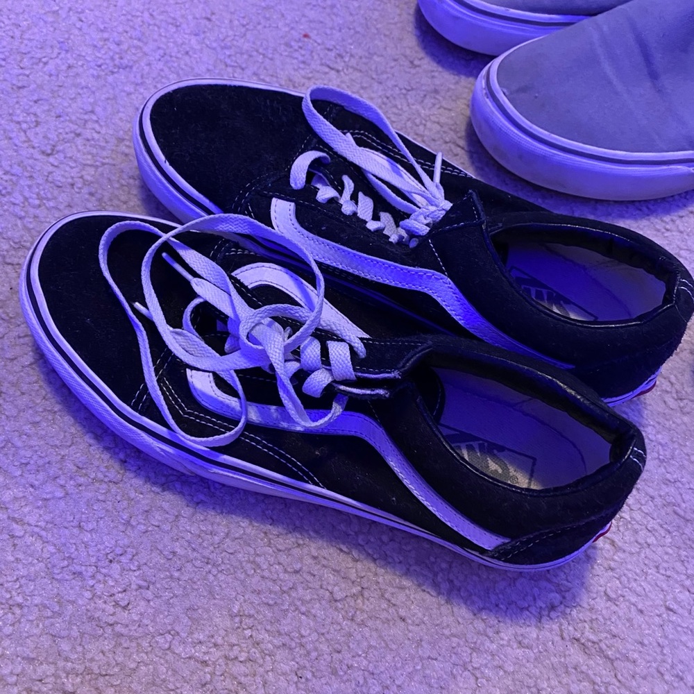 Vans - Picture 2 of 2